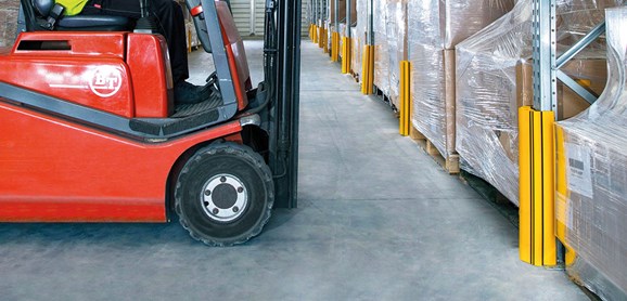 Rack Guard, pode ser chamado de Protetor de Rack para montantes e estruturas de armazenagem em ambientes logísticos.